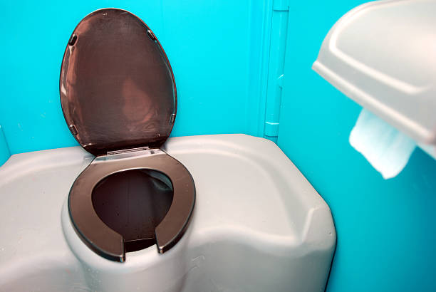Porta potty delivery and setup in Braselton, GA